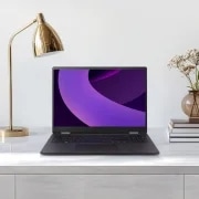 LG 그램 Pro 360 40.6cm 16T90TP 시리즈 옵시디안 블랙 컬러 모델의 라이프 스타일 이미지입니다.
