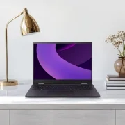 LG 그램 Pro 360 40.6cm 16T90TP 시리즈 옵시디안 블랙 컬러 모델의 라이프 스타일 이미지입니다.