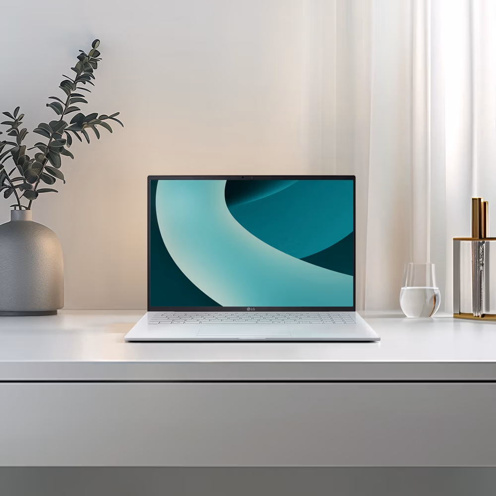 LG 그램 40.6cm 16Z90T 시리즈 화이트 컬러 모델의 라이프 스타일 이미지입니다.