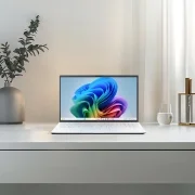 LG 그램 39.6cm 15Z80T 시리즈 에센스 화이트 컬러 모델의 썸네일 이미지입니다.