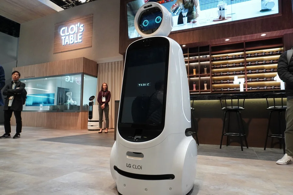 CES 2020 LG전자 부스 ‘클로이 테이블’의 안내로봇 모습