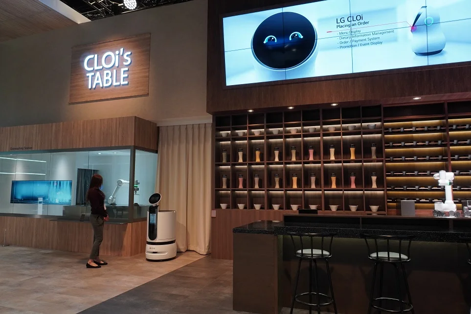 CES 2020에서 LG전자가 선보인 로봇이 운영하는 까페 ‘클로이 테이블’ 전경