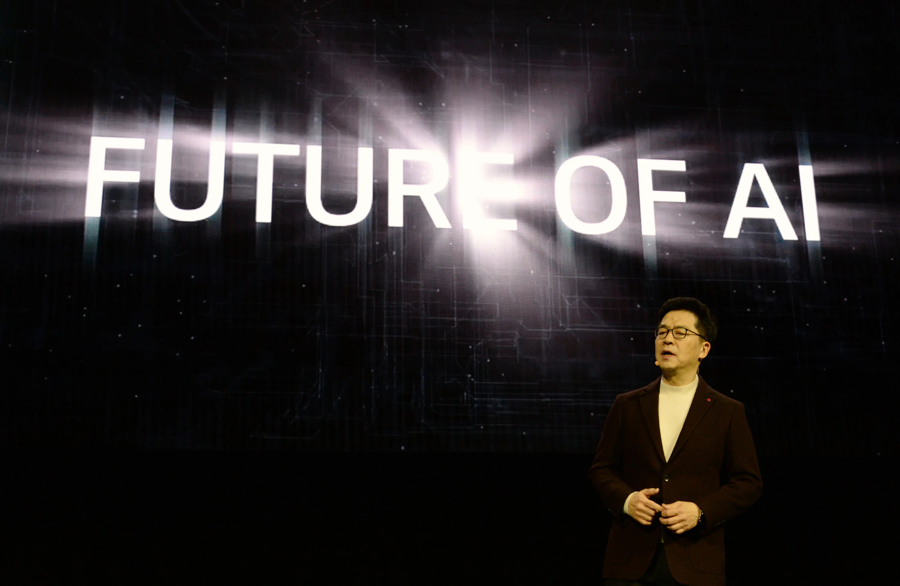 CES 2020 프레스 컨퍼런스에서 발표를 이어나가고 있는 박일평 사장의 모습 1