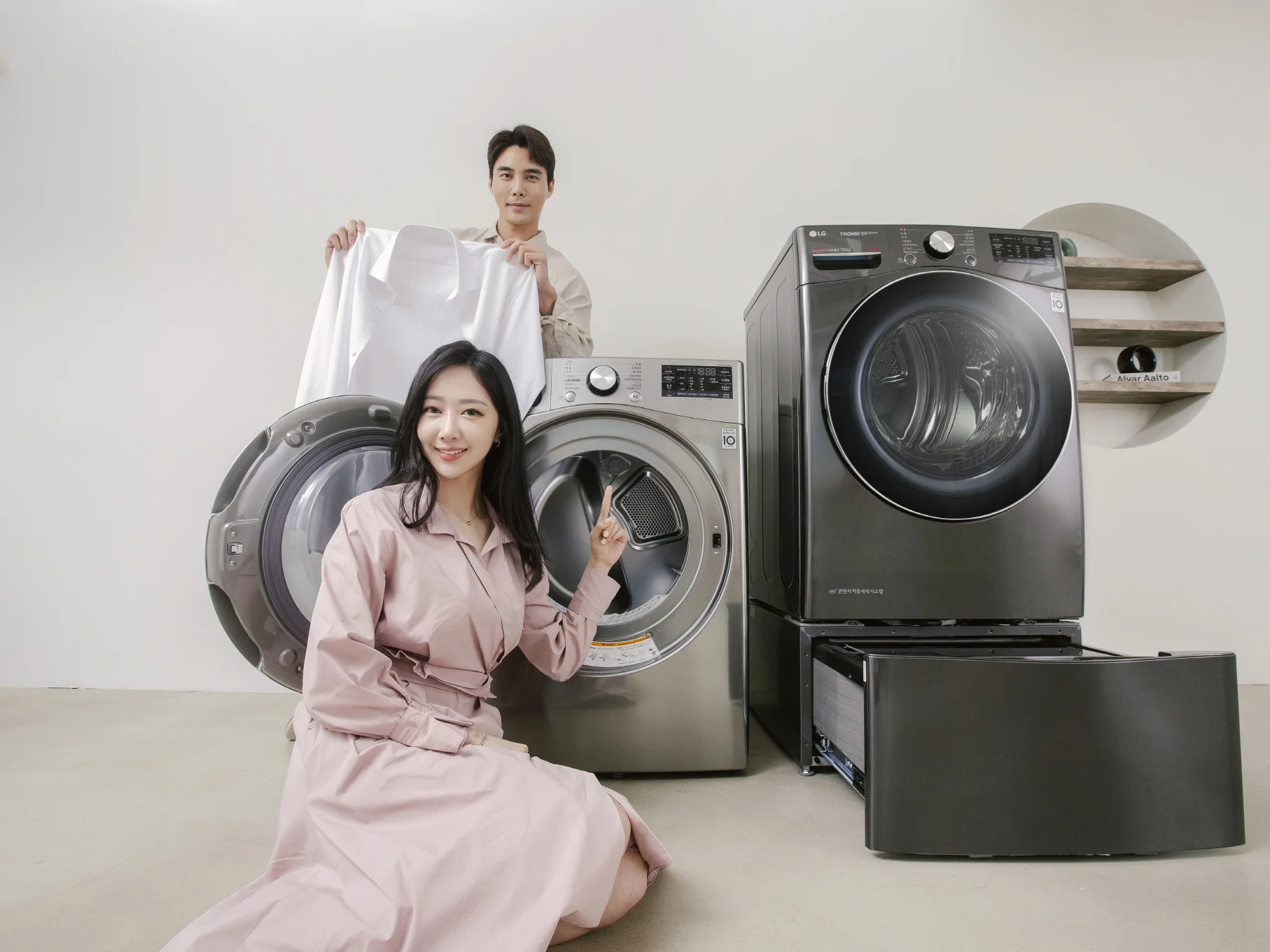 LG전자가 5일 트롬 건조기 스팀 씽큐(STEAM ThinQ)의 본격적인 판매를 시작했다.