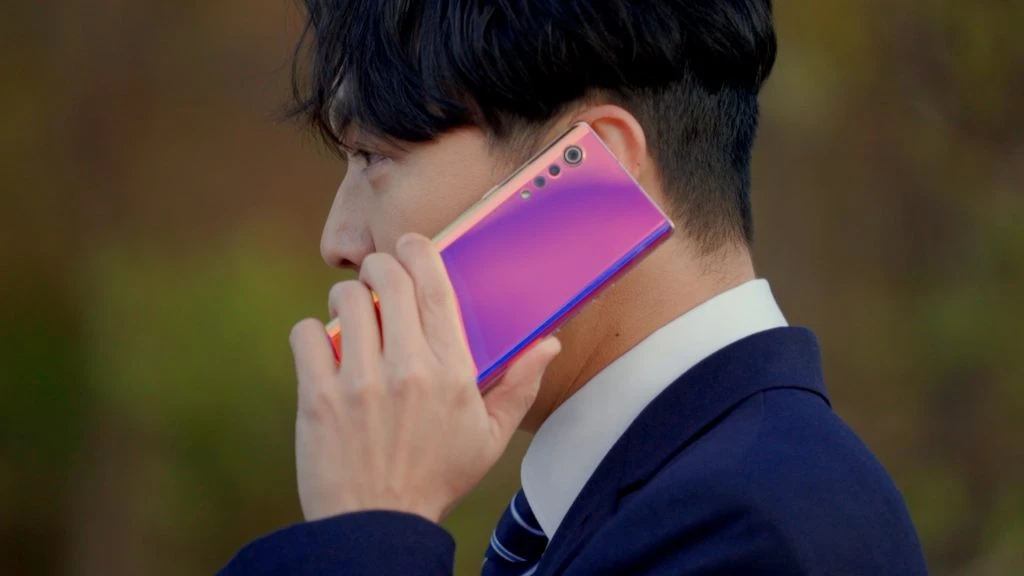 LG전자가 연예인 하하와 손잡고 ‘LG 벨벳(LG VELVET)’을 활용한 디지털 캠페인 동영상 캡쳐 이미지. 