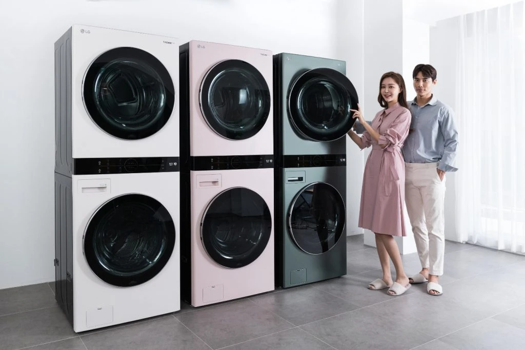 왼쪽부터 샌드 베이지, 코랄 핑크, 포레스트 그린