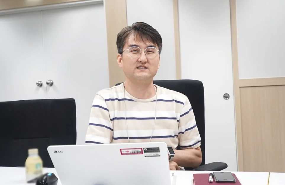 LG전자 미래기술센터 인공지능연구소 김유진 연구위원 LG전자 미래기술센터 인공지능연구소 김유진 연구위원