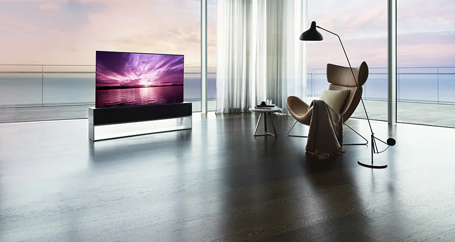 LG SIGNATURE OLED R – FULL VIEW