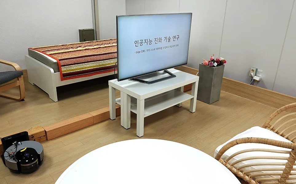 스스로 공간과 상황을 학습하고, 학습을 통해 진화하는 로봇 청소기 스스로 공간과 상황을 학습하고, 학습을 통해 진화하는 로봇 청소기