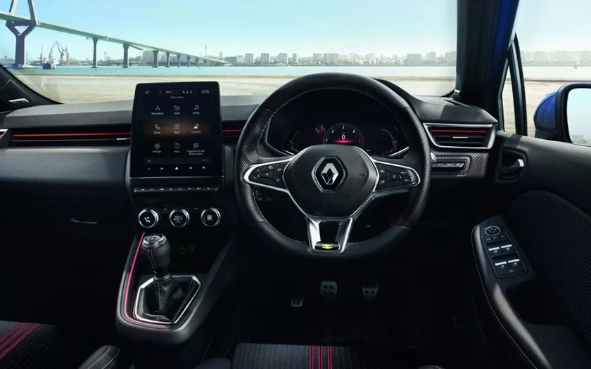 LG전자가 프랑스에 본사를 둔 자동차 제조 그룹 르노(Renault)가 주관한 우수 공급사 시상식에서 혁신 부문의 차량용 디스플레이 우수 공급사로 선정됐다. 르노 그룹은 LG전자가 공급한 9.3인치 크기 차량용 중앙정보디스플레이(이하 CID, Center Information Display)의 혁신성을 호평했다. 사진은 LG전자가 공급한 CID가 차량 내 운전석 왼쪽에 장착돼 있는 모습.