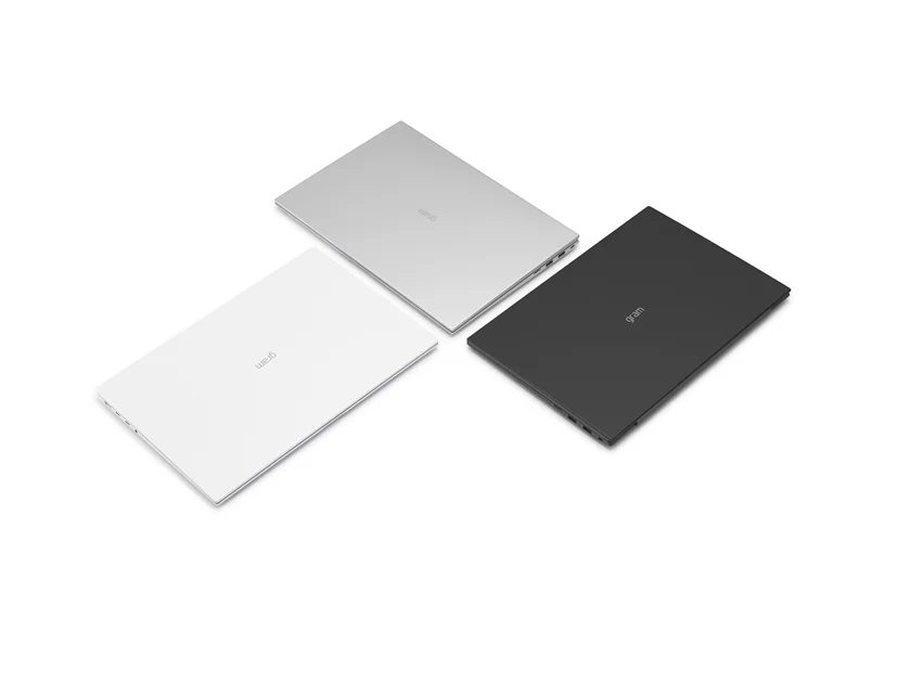 LG전자가 최근 사내 크라우드소싱(crowd sourcing) 플랫폼인 ‘LG 아이디어팟(LG IdeaPot)’에서 ‘LG그램 아이디어 공모전’을 열며, 초경량 노트북 ‘LG 그램’의 혁신을 이어간다. 선정된 아이디어는 면밀히 검토해 상품화 할 계획이다. 모델이 최근 출시된 'LG 그램 16'을 소개하고 있다. LG전자가 최근 사내 크라우드소싱(crowd sourcing) 플랫폼인 ‘LG 아이디어팟(LG IdeaPot)’에서 ‘LG그램 아이디어 공모전’을 열며, 초경량 노트북 ‘LG 그램’의 혁신을 이어간다. 선정된 아이디어는 면밀히 검토해 상품화 할 계획이다. 모델이 최근 출시된 'LG 그램 16'을 소개하고 있다.