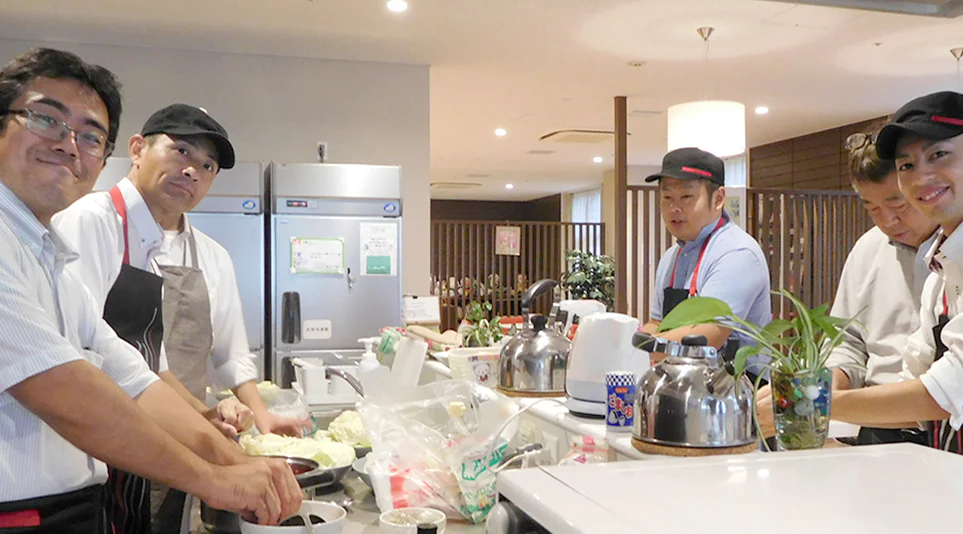 로널드 맥도널드 하우스를 통해 봉사활동을 하는 사람들 로날도 맥도널드 하우스를 통해 봉사활동을 하는 사람들