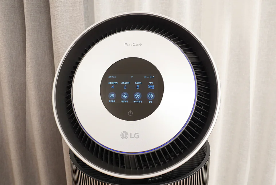 여러 설정이 가능한 LG 퓨리케어 360도 공기청정기 알파 터치LCD 화면