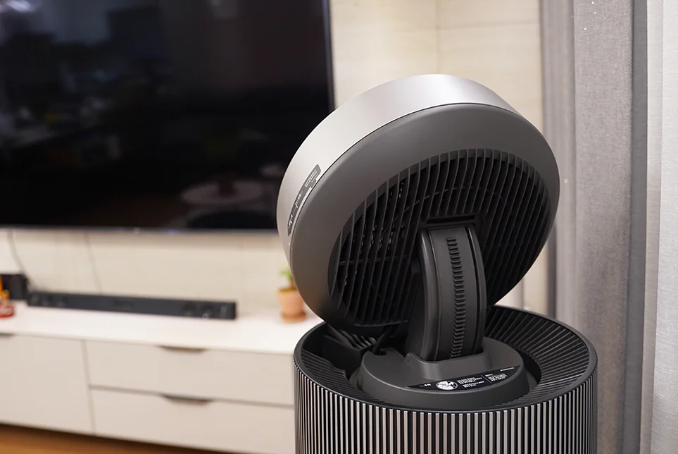 분리청정 작동 시의 LG 퓨리케어 360도 공기청정기 알파
