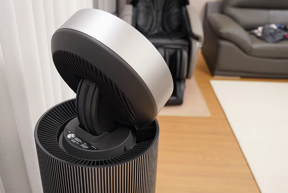 LG 퓨리케어 360도 공기청정기 알파를 작동시킨 모습