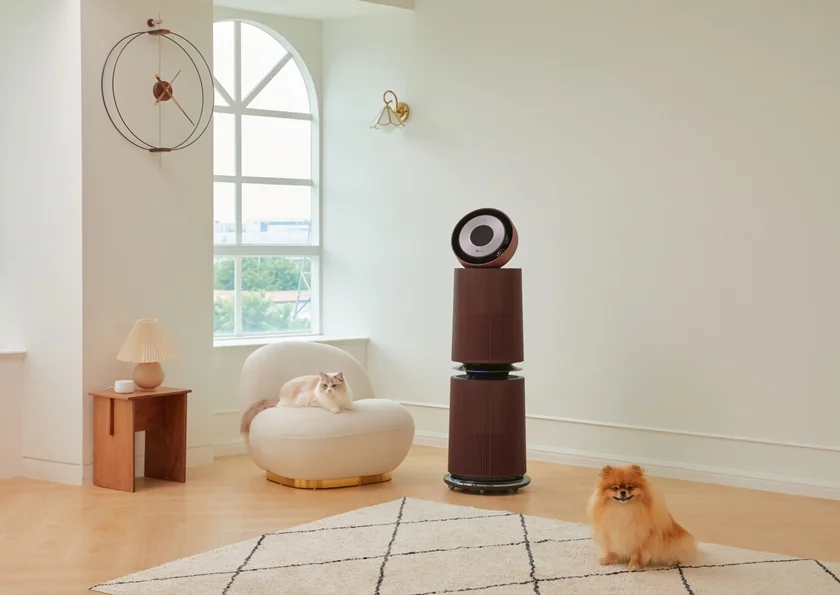 ‘퓨리케어 360° 공기청정기 펫 알파 오브제컬렉션’의 인테리어 사진.