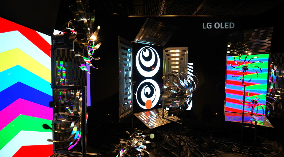 LG 올레드를 활용한 비주얼 아티스트 빠키(VAKKI)의 작품