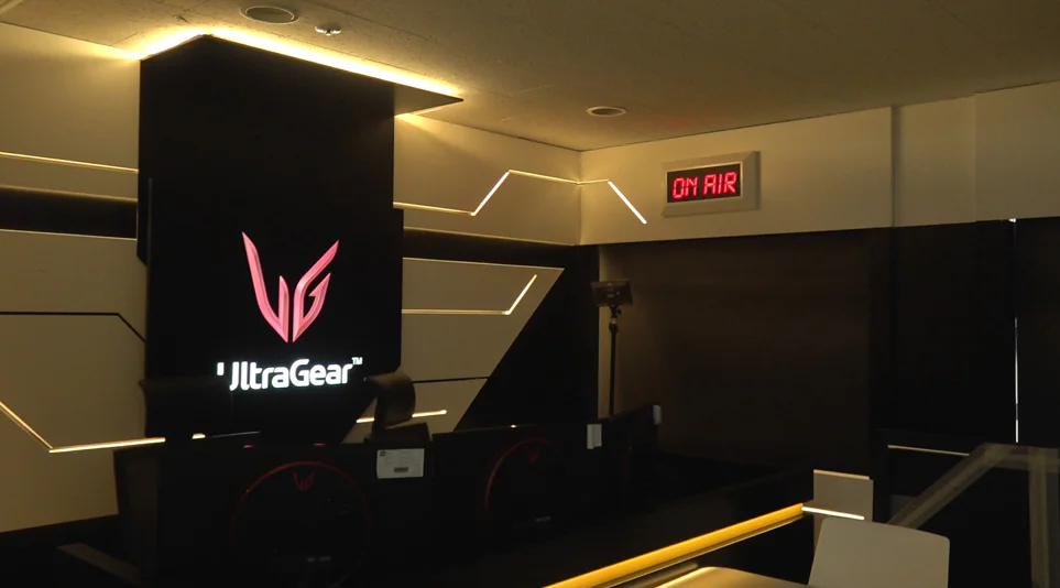 젠지 이스포츠 사옥에 설치되어 있는 LG 울트라기어 스트리밍 룸