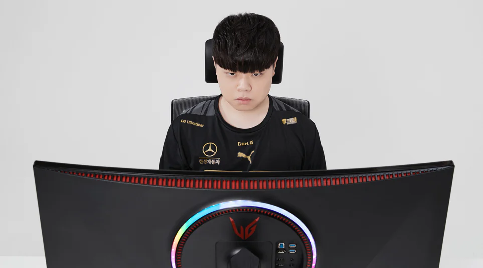 실제 LG 울트라기어를 사용중인 젠지 이스포츠의 클리드(Clid) 김태민 선수