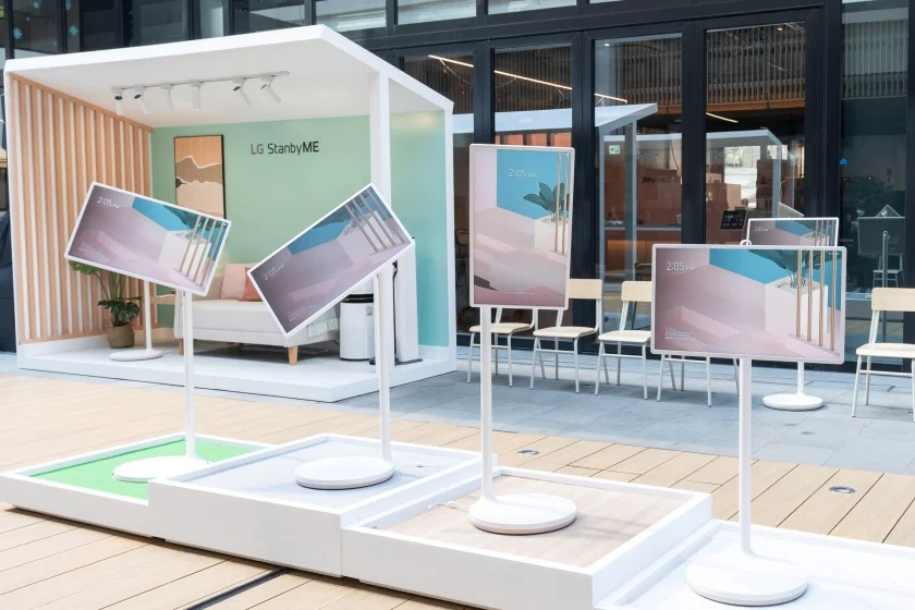 LG 스탠바이미 제품 사진.