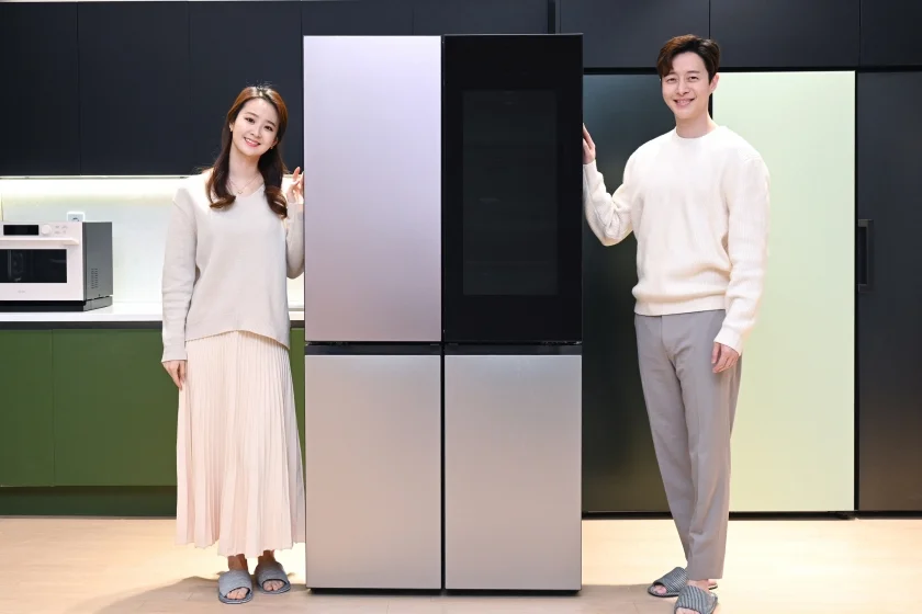 LG전자가 최근 새로운 오브제컬렉션 색상인 '스톤 클레이 핑크'와 '스톤 실버'를 선보였다. 신규 색상은 LG 디오스 상냉장 하냉동 냉장고에 먼저 적용되며 다양한 LG 오브제컬렉션 제품군에 순차적으로 확대 적용된다. LG전자가 최근 새로운 오브제컬렉션 색상인 '스톤 클레이 핑크'와 '스톤 실버'를 선보였다. 신규 색상은 LG 디오스 상냉장 하냉동 냉장고에 먼저 적용되며 다양한 LG 오브제컬렉션 제품군에 순차적으로 확대 적용된다.