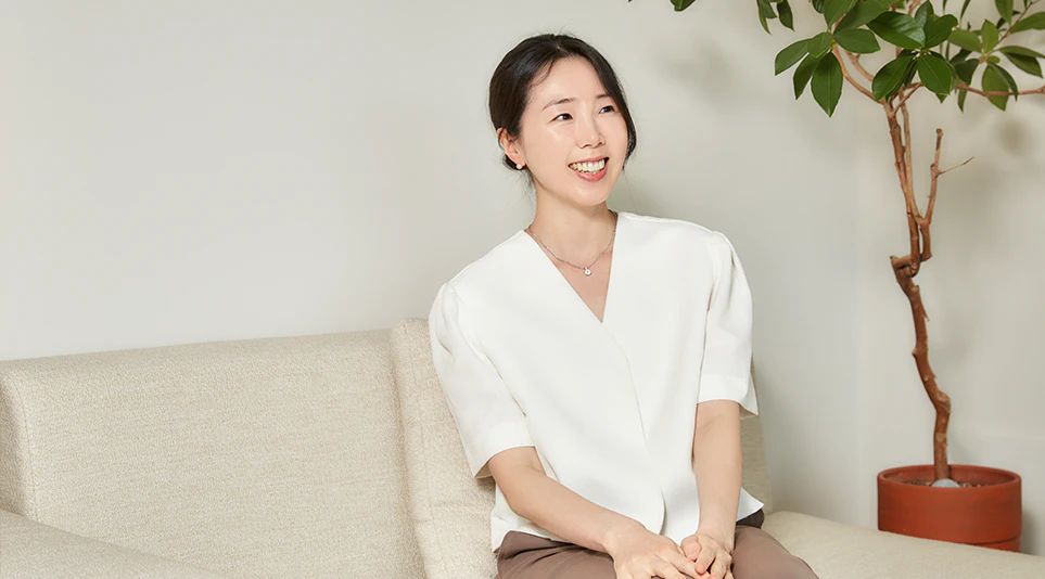 LG전자와의 협업을 떠올리며 미소를 짓는 황민주 님