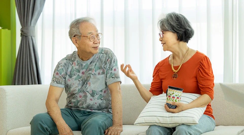 ‘시니어의 가전제품’에 대해 이야기하는 이찬재&안경자 부부