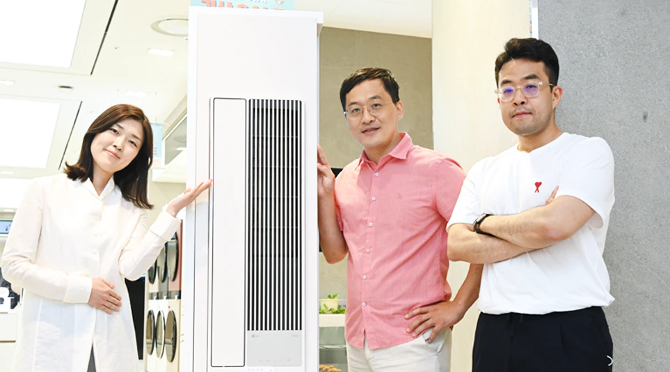 (왼쪽부터) LG 휘센 오브제컬렉션 엣지의 탄생에 기여한 연지영 책임연구원, 최성식 책임연구원, 손정환 연구원 (왼쪽부터) LG 휘센 오브제컬렉션 엣지의 탄생에 기여한 연지영 책임연구원, 최성식 책임연구원, 손정환 연구원