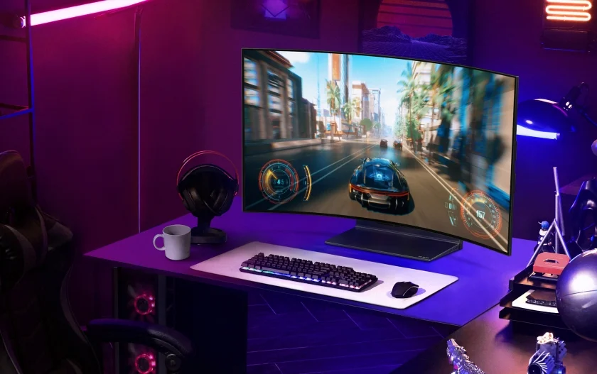 LG전자가 원할 때마다 화면을 구부렸다 펴는 벤더블(Bendable) 게이밍 올레드 TV 플렉스(FLEX)를 공개한다. 독자 기술로 완성한 벤더블 구동 메커니즘은 최대 900R(반지름 900mm 원이 휜 정도) 범위 내에서 총 20단계로 화면이 휘어지는 정도를 세밀하게 조절할 수 있다.  