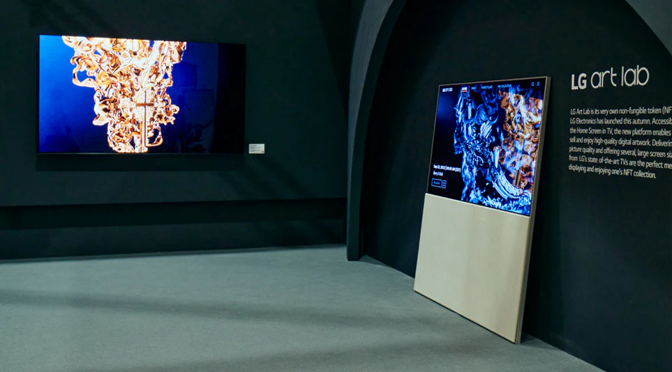 LG 올레드 오브제컬렉션 이젤(Easel)에 전시되어 있는 배리엑스볼(Barry X Ball) 작가의 NFT 작품 LG 올레드 오브제컬렉션 이젤(Easel)에 전시되어 있는 배리엑스볼(Barry X Ball) 작가의 NFT 작품