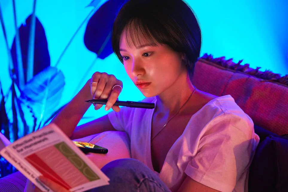 버추얼 인플루언서 래아의 일상 생활 모습 버추얼 인플루언서 래아의 일상생활