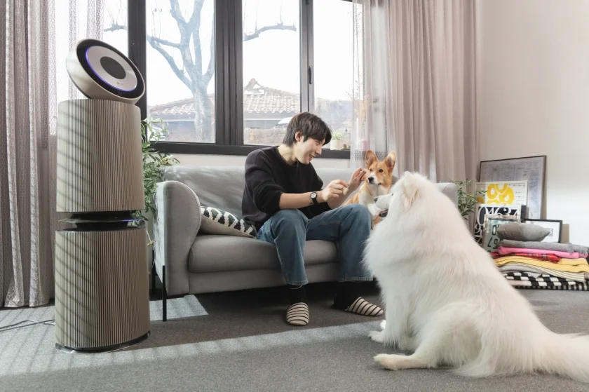 LG전자가 탈취 성능을 대폭 높여 차별화된 고객경험을 제공하는 2023년형 ‘LG 퓨리케어 360° 공기청정기 알파’를 17일 출시한다. 신제품은 탈취 성능이 기존 제품(모델명: AS352NSHA) 대비 2.5배 이상 뛰어난 ‘G필터’를 탑재했다. LG전자가 탈취 성능을 대폭 높여 차별화된 고객경험을 제공하는 2023년형 ‘LG 퓨리케어 360° 공기청정기 알파’를 17일 출시한다. 신제품은 탈취 성능이 기존 제품(모델명: AS352NSHA) 대비 2.5배 이상 뛰어난 ‘G필터’를 탑재했다.