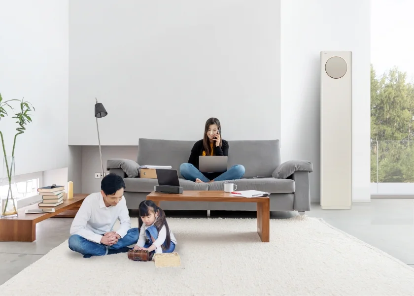 LG전자가 2023년형 ‘LG 휘센 오브제컬렉션 타워에어컨’을 19일 출시한다. 신제품은 자동 청정관리 기능을 더욱 강화했으며 집에 혼자 남아있는 반려동물까지 배려하는 ‘펫케어모드’ 등으로 더욱 편리해졌다. LG전자가 2023년형 ‘LG 휘센 오브제컬렉션 타워에어컨’을 19일 출시한다. 신제품은 자동 청정관리 기능을 더욱 강화했으며 집에 혼자 남아있는 반려동물까지 배려하는 ‘펫케어모드’ 등으로 더욱 편리해졌다.