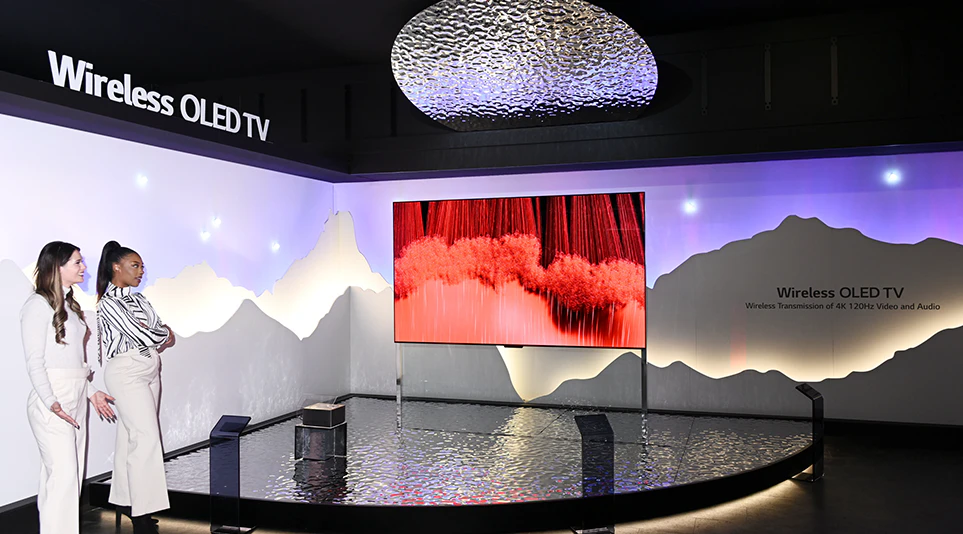 올레드 TV 10주년을 맞이해 지난 10년간의 발자취와 2023년 이어지는 혁신을 소개한다. 올레드 TV 10주년을 맞이해 지난 10년간의 발자취와 2023년 이어지는 혁신을 소개한다.