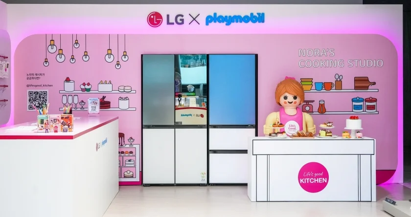서울 여의도 IFC몰에서 이달 7~14일 운영 중인 ‘LG 힐링미 오브제컬렉션 아르테’ 팝업스토어. 일 평균 약 500명이 안마의자를 체험하면서 도심의 일상 속 작은 휴식을 누렸다.

