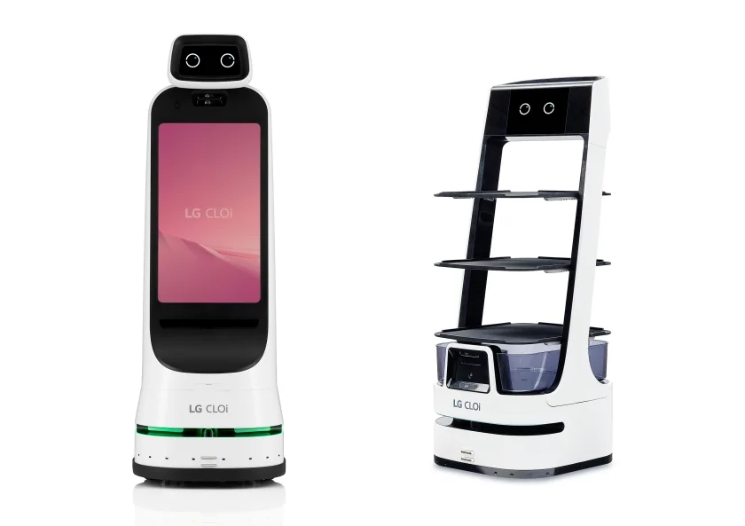 왼쪽부터 LG 클로이 가이드봇, LG 클로이 서브봇
