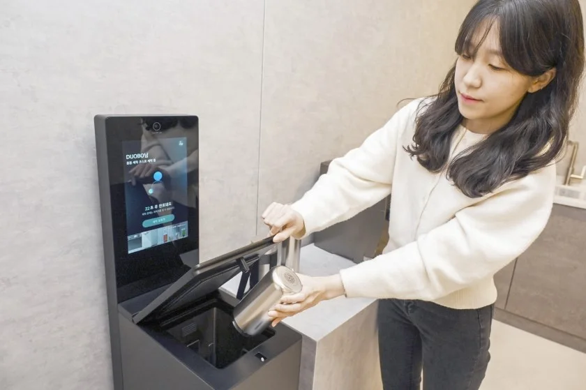 카페, 사무실, 공공장소 등에서 일회용컵 대신 쉽고 깨끗하게 텀블러를 세척해 사용하는 텀블러 세척기 ‘마이컵(mycup)’