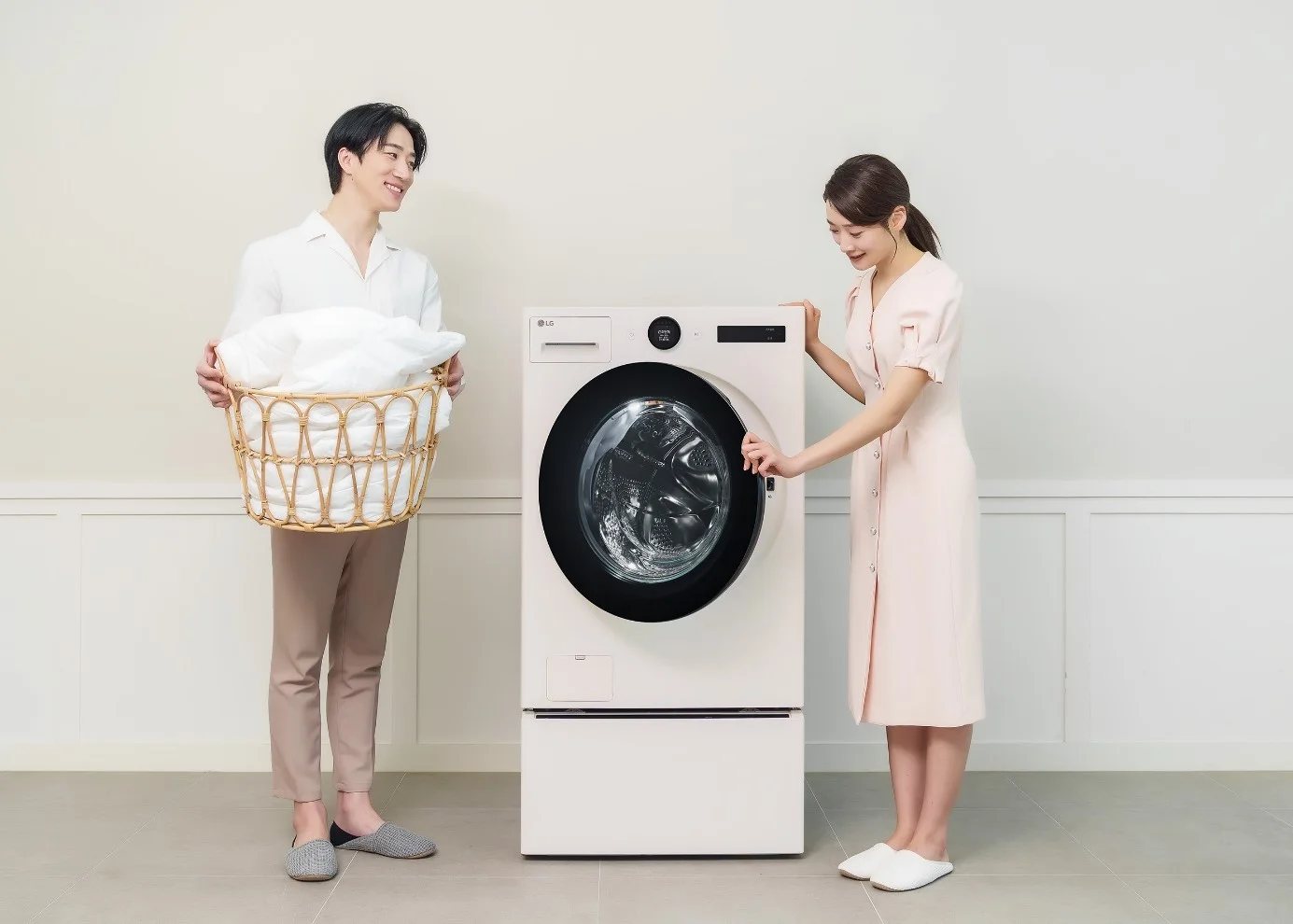 시작 버튼 한 번으로 세탁부터 건조까지 한 자리에서 마치는 '트롬 워시콤보'