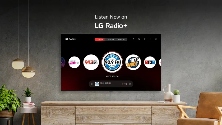 LG 스마트 TV에서 'LG 라디오 플러스' 서비스를 구동하는 모습.