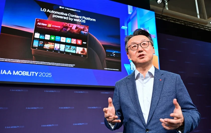 LG전자 은석현 VS사업본부장이 국제 모터쇼 'IAA 모빌리티 2025'서 '차량 내 경험의 재정의'를 주제로 콘퍼런스를 진행하고 있다.
