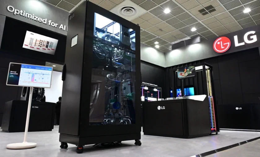 데이터센터 내 CPU·GPU 칩의 열을 직접 냉각시키는 액체 냉각 솔루션인 LG전자 CDU(Coolant Distribution Unit, 냉각수 분배 장치).