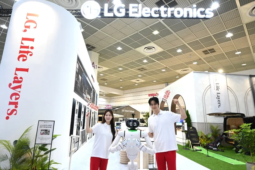 KES 2026 LG전자 전시 공간에서 홈 로봇과 AI 솔루션을 소개하는 공식 이미지